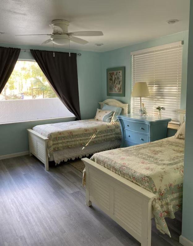Pool/Waterfront Home 5 Min Walk To Siesta Key Village And Beach Bagian luar foto