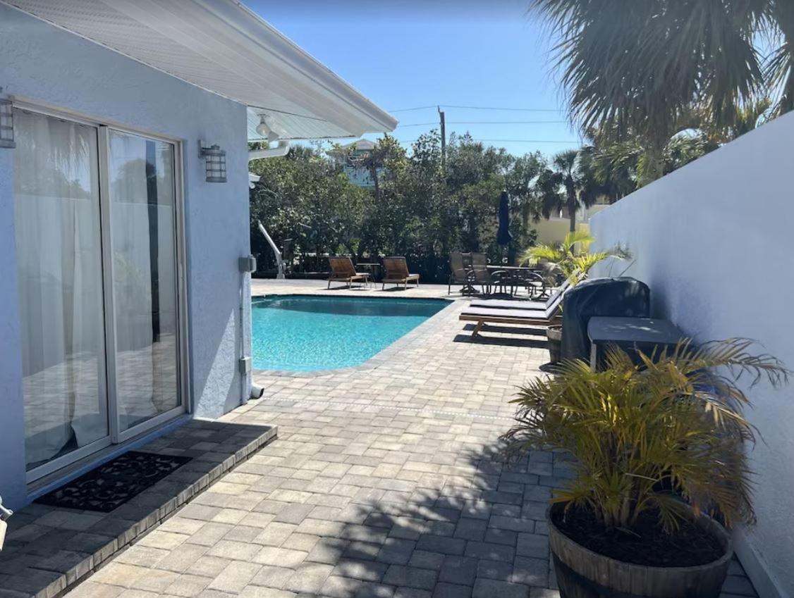 Pool/Waterfront Home 5 Min Walk To Siesta Key Village And Beach Bagian luar foto