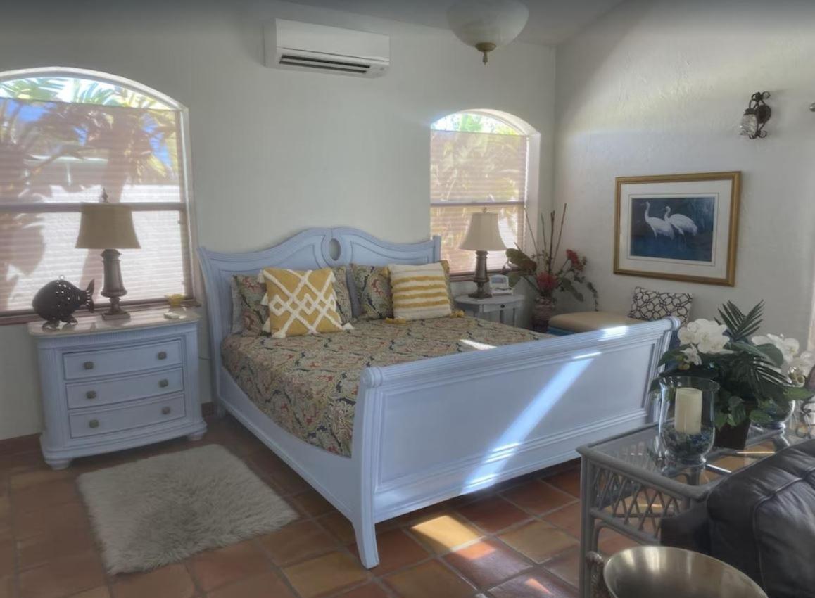 Pool/Waterfront Home 5 Min Walk To Siesta Key Village And Beach Bagian luar foto