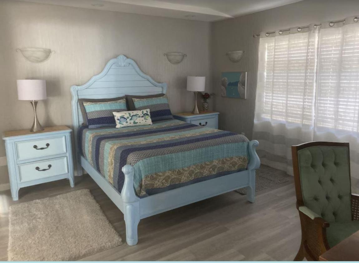 Pool/Waterfront Home 5 Min Walk To Siesta Key Village And Beach Bagian luar foto